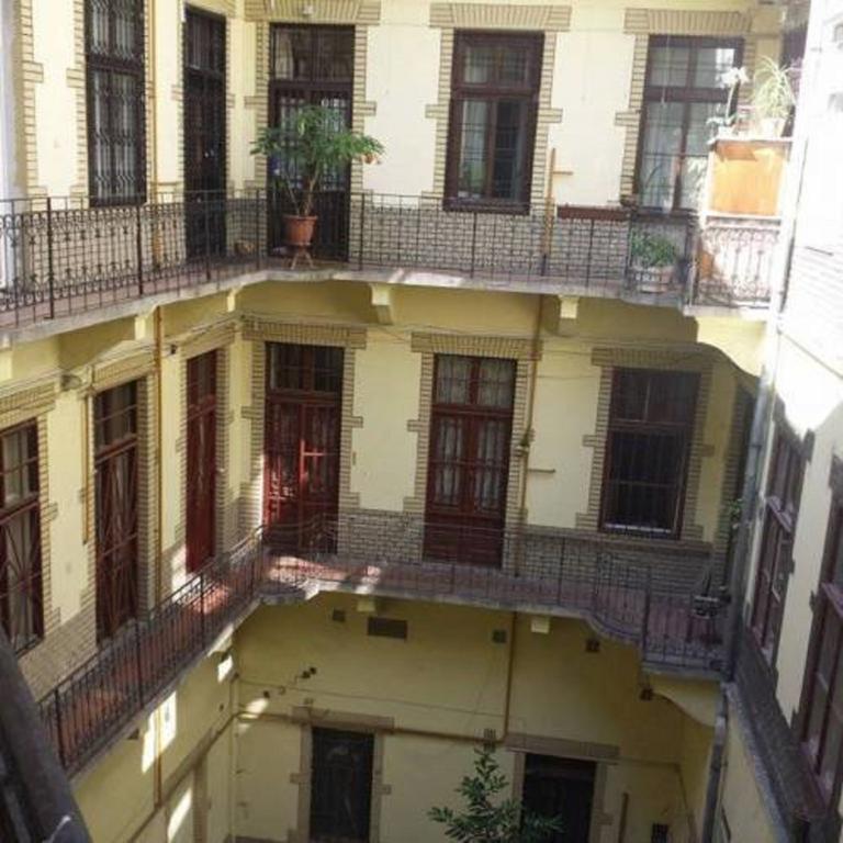 Art Orangehouse Budapest Rom bilde